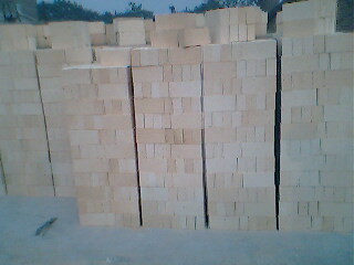 亚龙耐火材料 专业生产耐火砖，价格与厂家详情